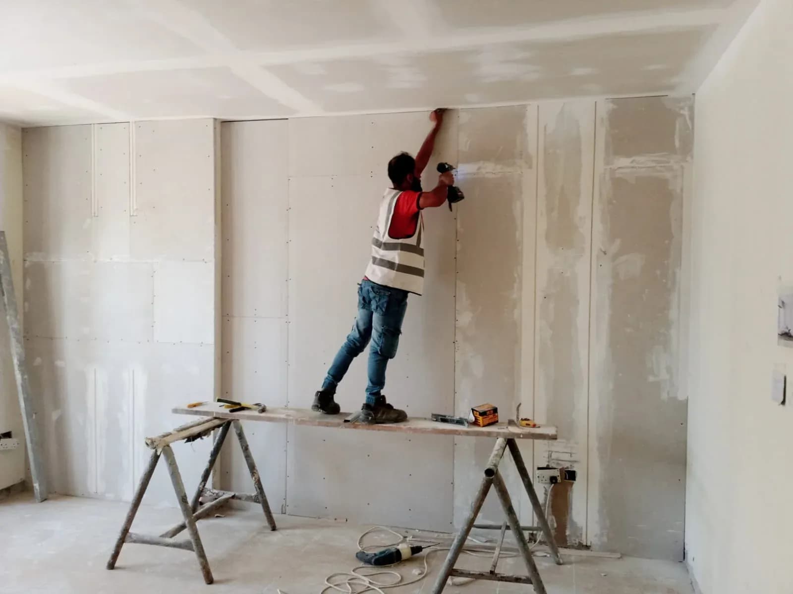 Cornice & L-Box Detailing